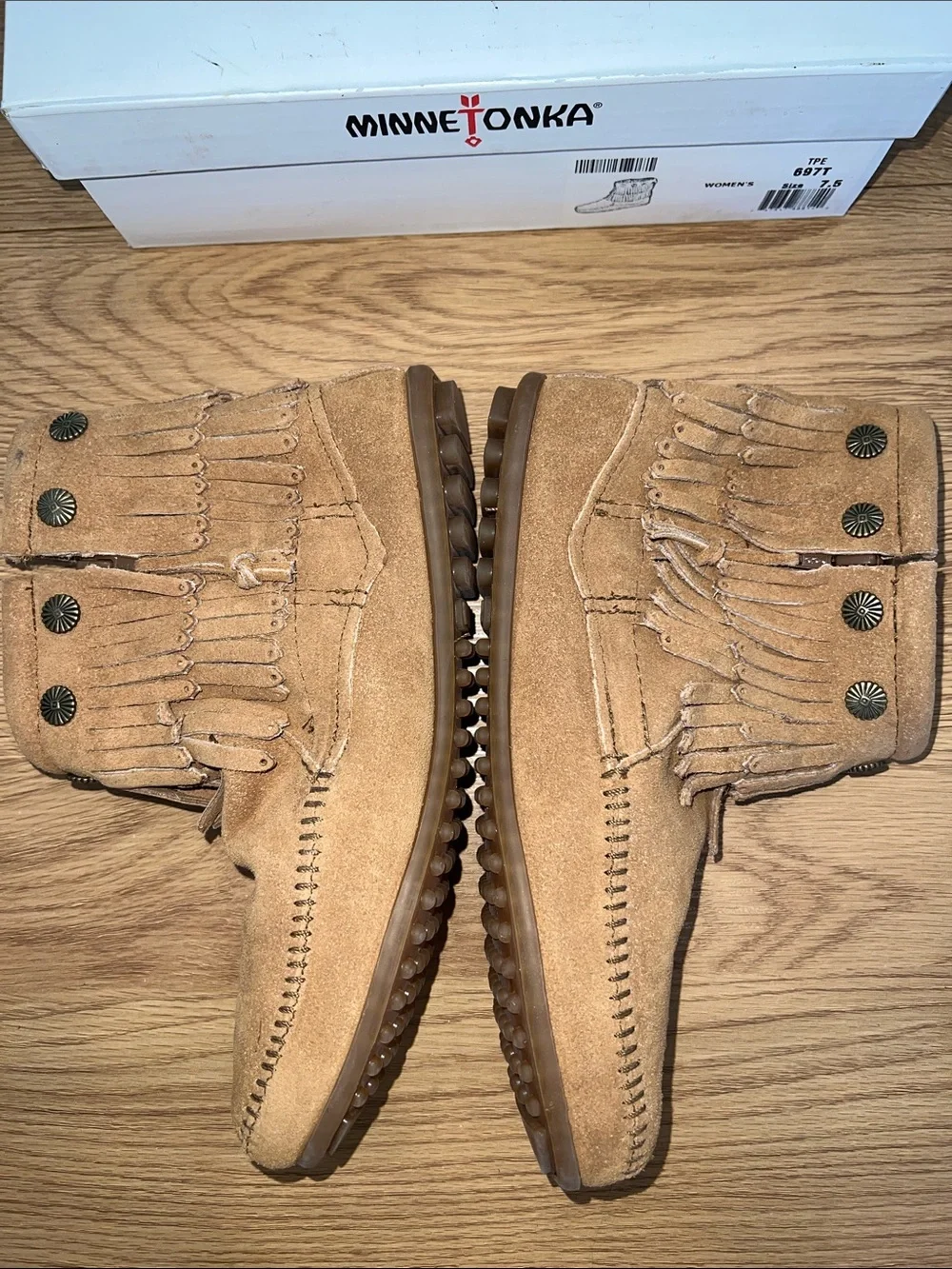 NIB Minnetonka Double Fringe Taupe Suede Boot with studded accents US 7.5